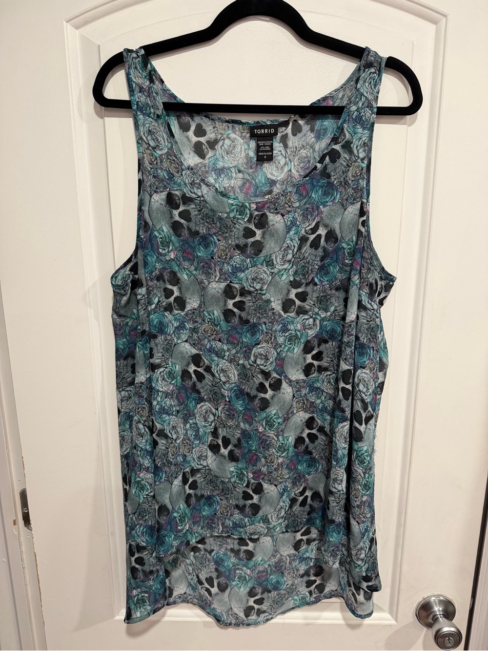 torrid Teal Multi Floral & Skull Scoop Tank Size Large - Picture 2 of 5